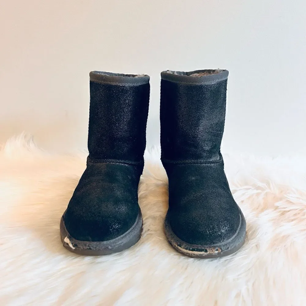 UGG Kids Classic ll Metallic Glitter Boots! ❤️
